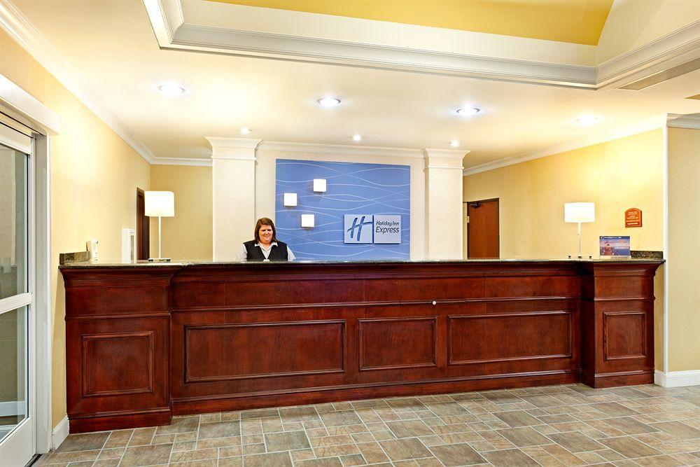 Holiday Inn Express & Suites Florence By Ihg Экстерьер фото