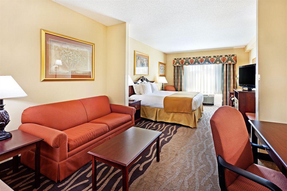 Holiday Inn Express & Suites Florence By Ihg Экстерьер фото