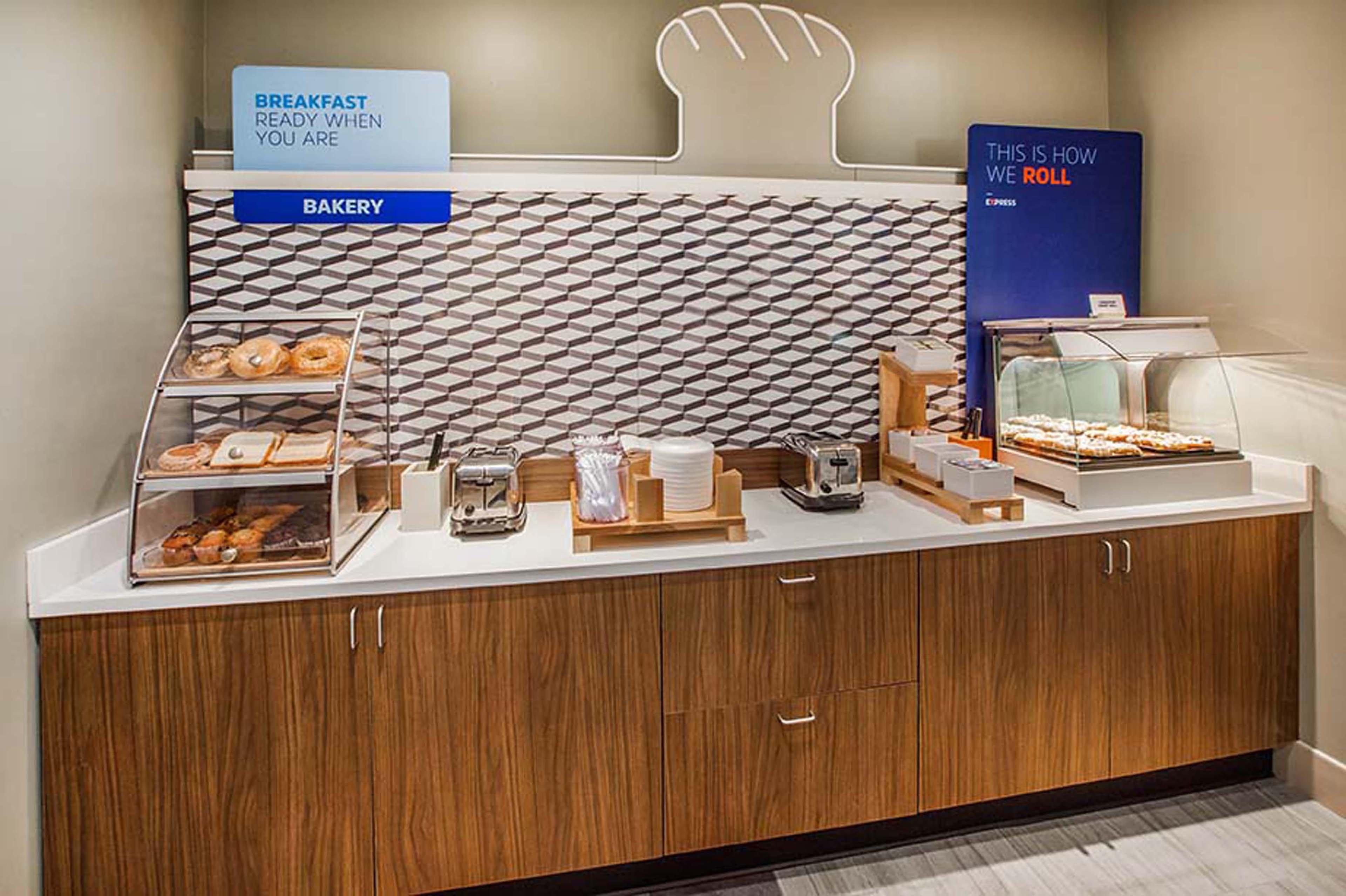 Holiday Inn Express & Suites Florence By Ihg Экстерьер фото